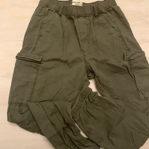 Girls Abercrombie cargo pants